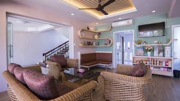 Khu tiếp khách ở sảnh