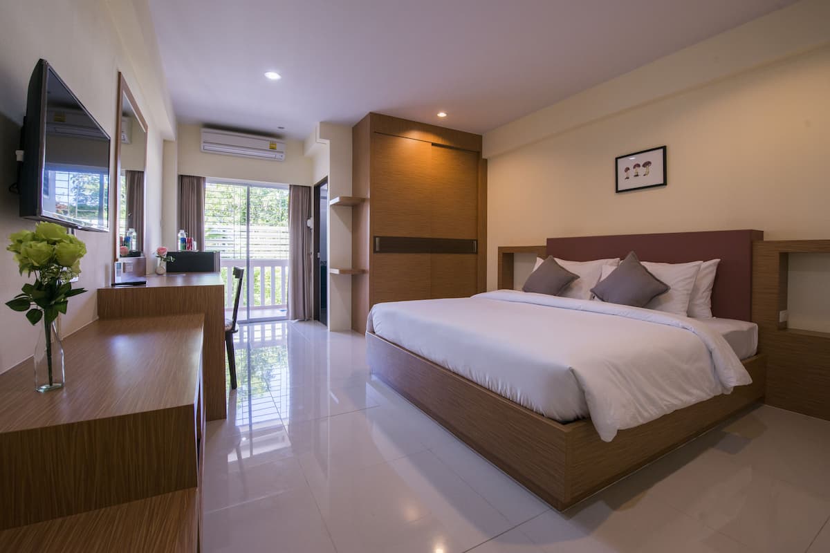 Standard Double Room, 1 King Bed, Non Smoking, Garden View | 1 bedroom, premium bedding, minibar, individually decorated