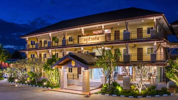 Front of property - evening/night