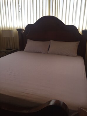 1 habitación, ropa de cama de alta calidad y escritorio 