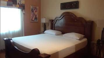 1 quarto, roupas de cama premium, escrivaninha