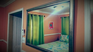 Studio Suite, Mountain View, Tower | 1 bedroom, premium bedding, down comforters, pillowtop beds - The Oasis at Oaklands Apartment 2 (Kingston)