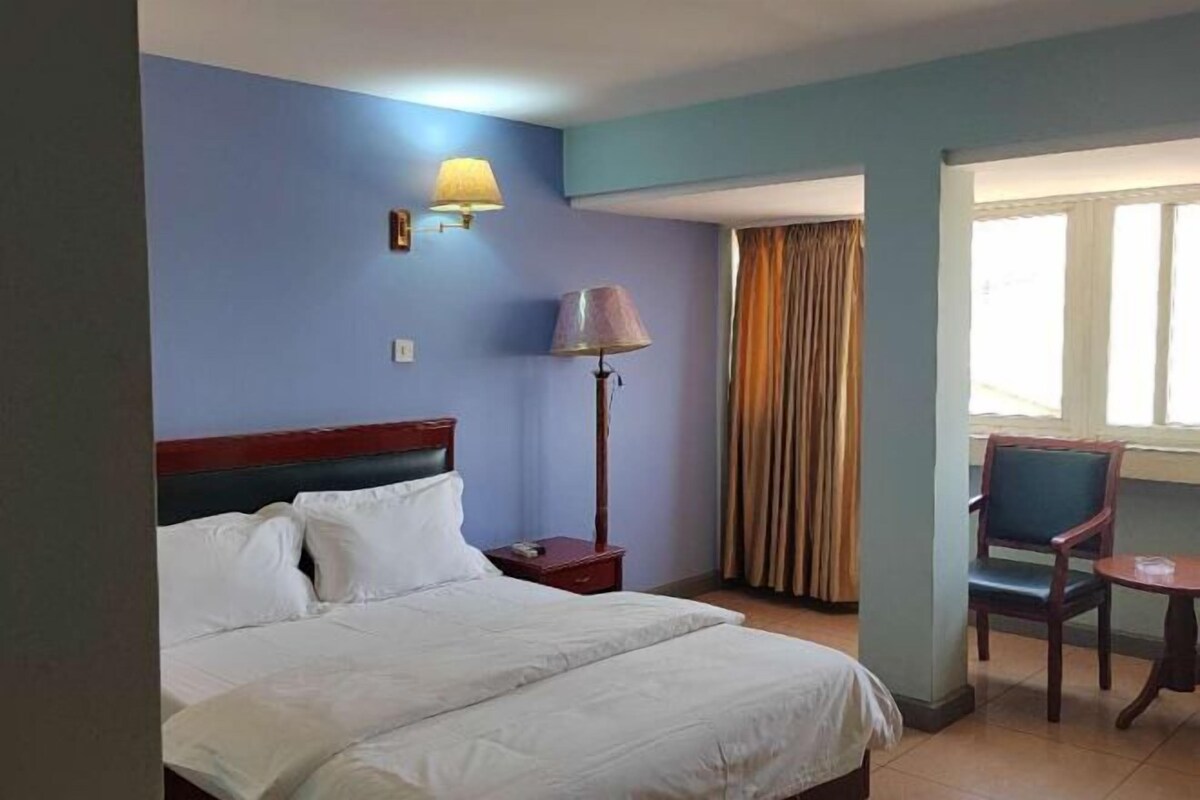 In-room safe, desk, free WiFi