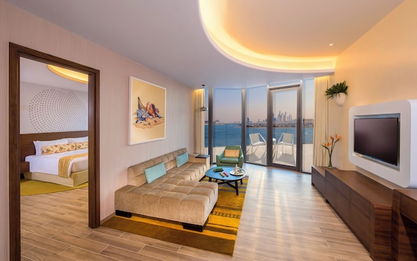 Suite Premium, 1 habitación, balcón (Palm Sea View and Club Lounge Access) | Área de sala de estar | Televisión de pantalla plana de 42 pulgadas con canales por cable 