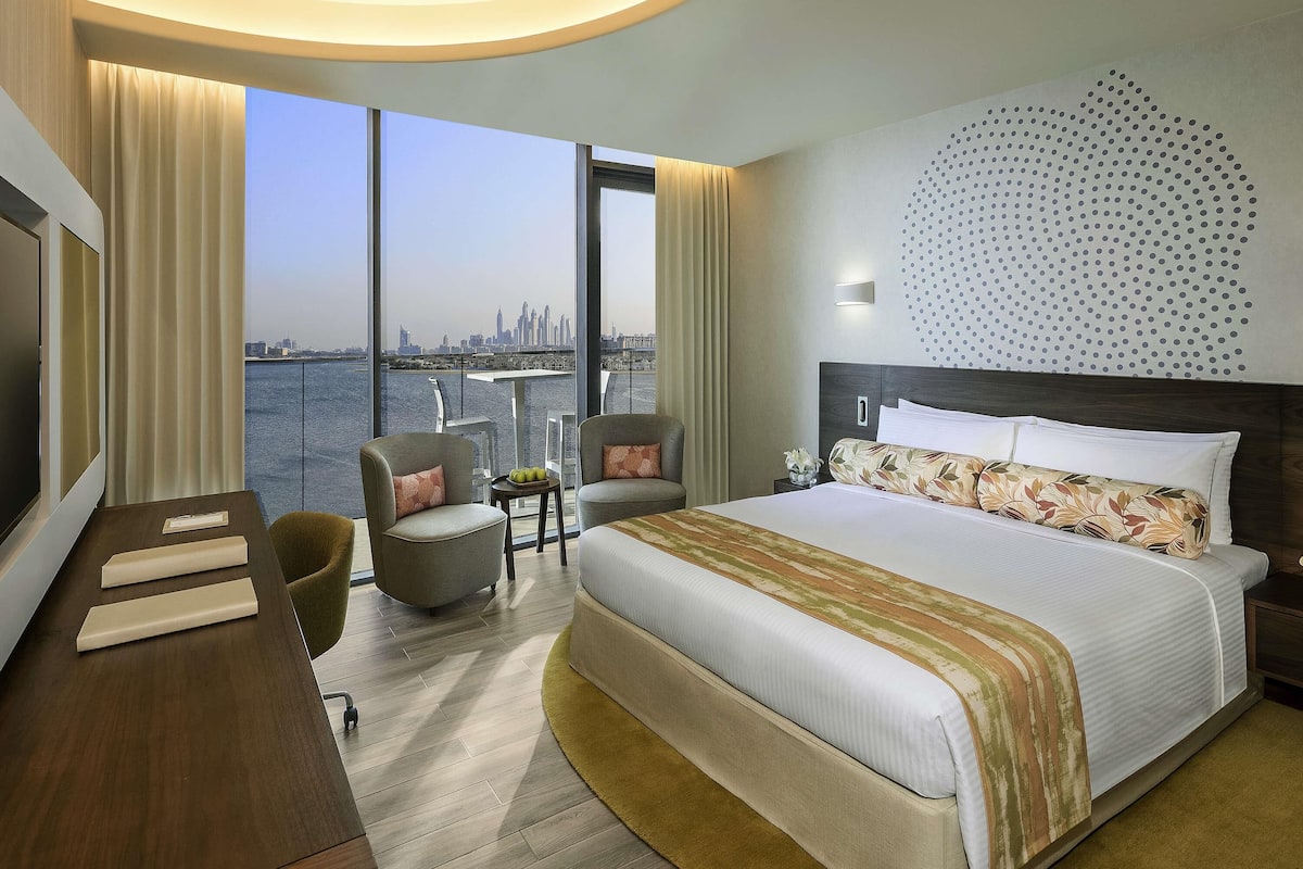 1 bedroom, Egyptian cotton sheets, premium bedding, down duvets