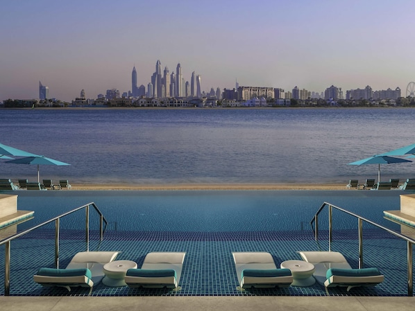 Exterior - The Retreat Palm Dubai MGallery by Sofitel (Dubai)