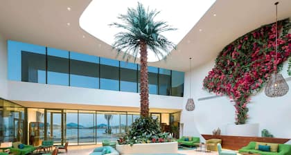 The Retreat Palm Dubai MGallery by Sofitel