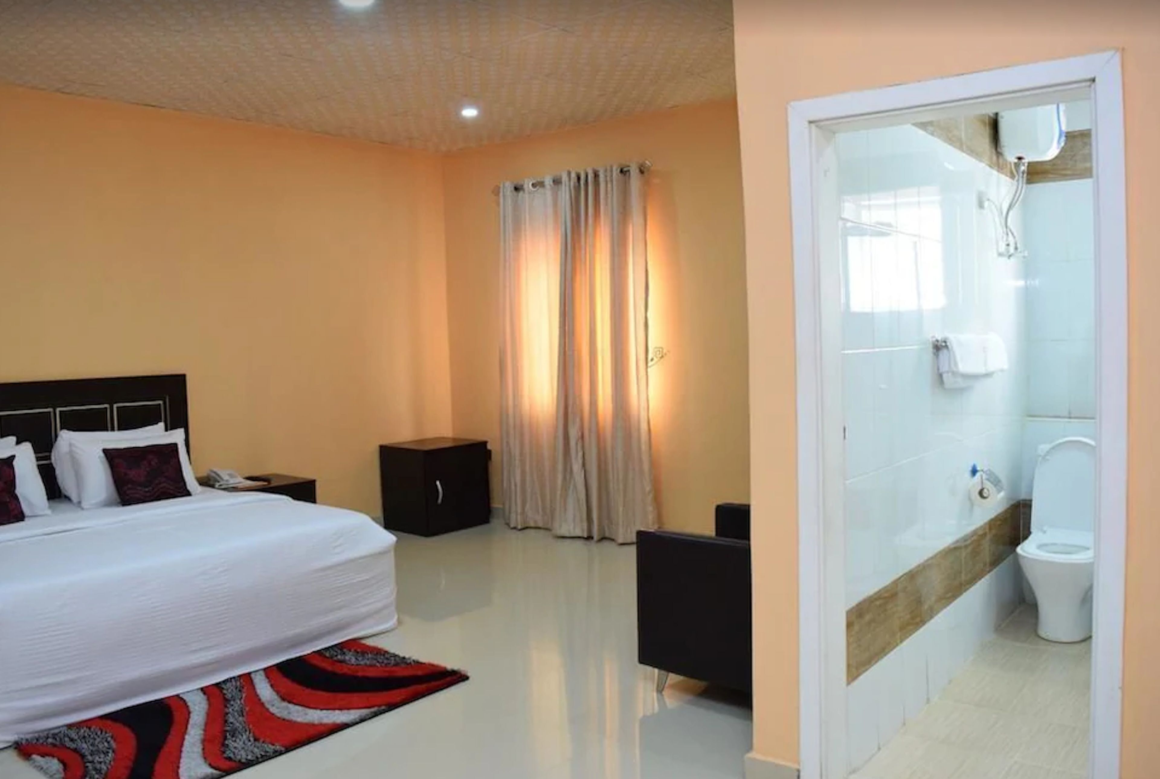 Két bảo mật tại phòng, trang trí khác biệt 