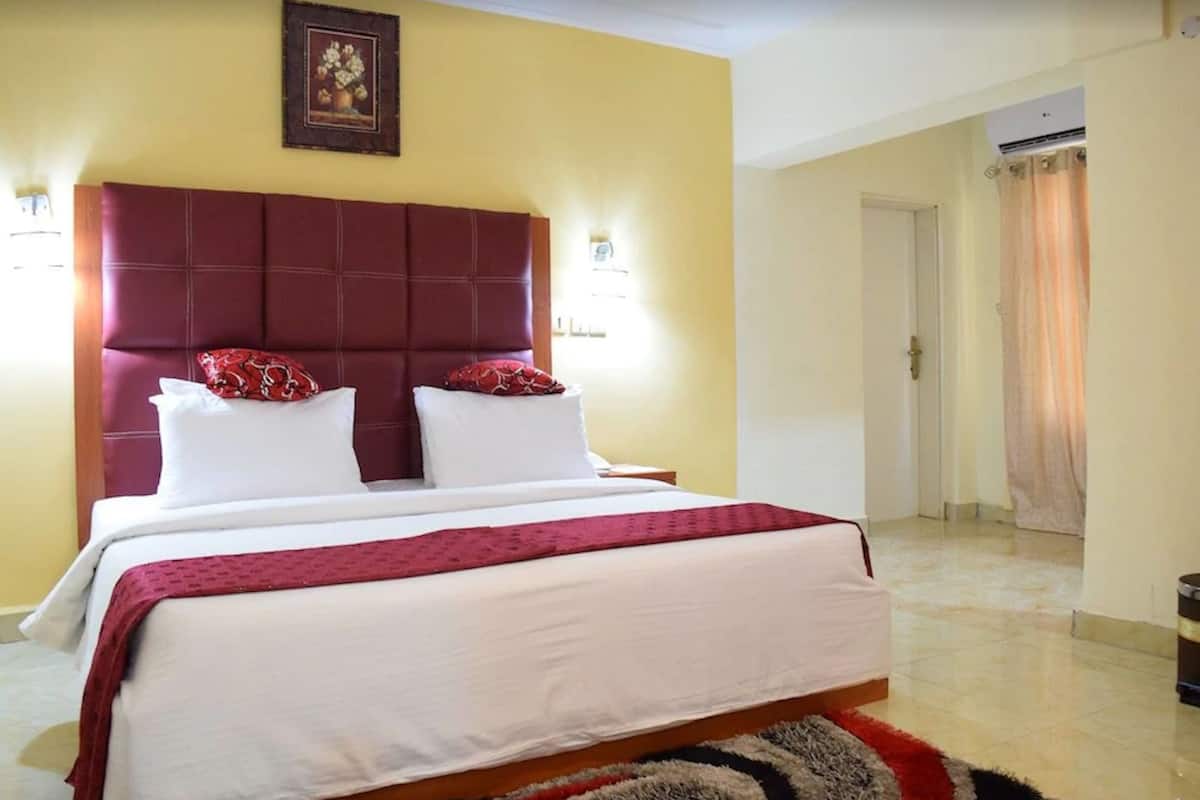 In-room safe, individually decorated, individually furnished