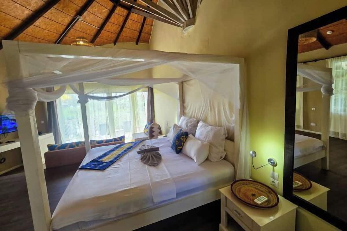 1 bedroom, premium bedding, in-room safe, individually decorated