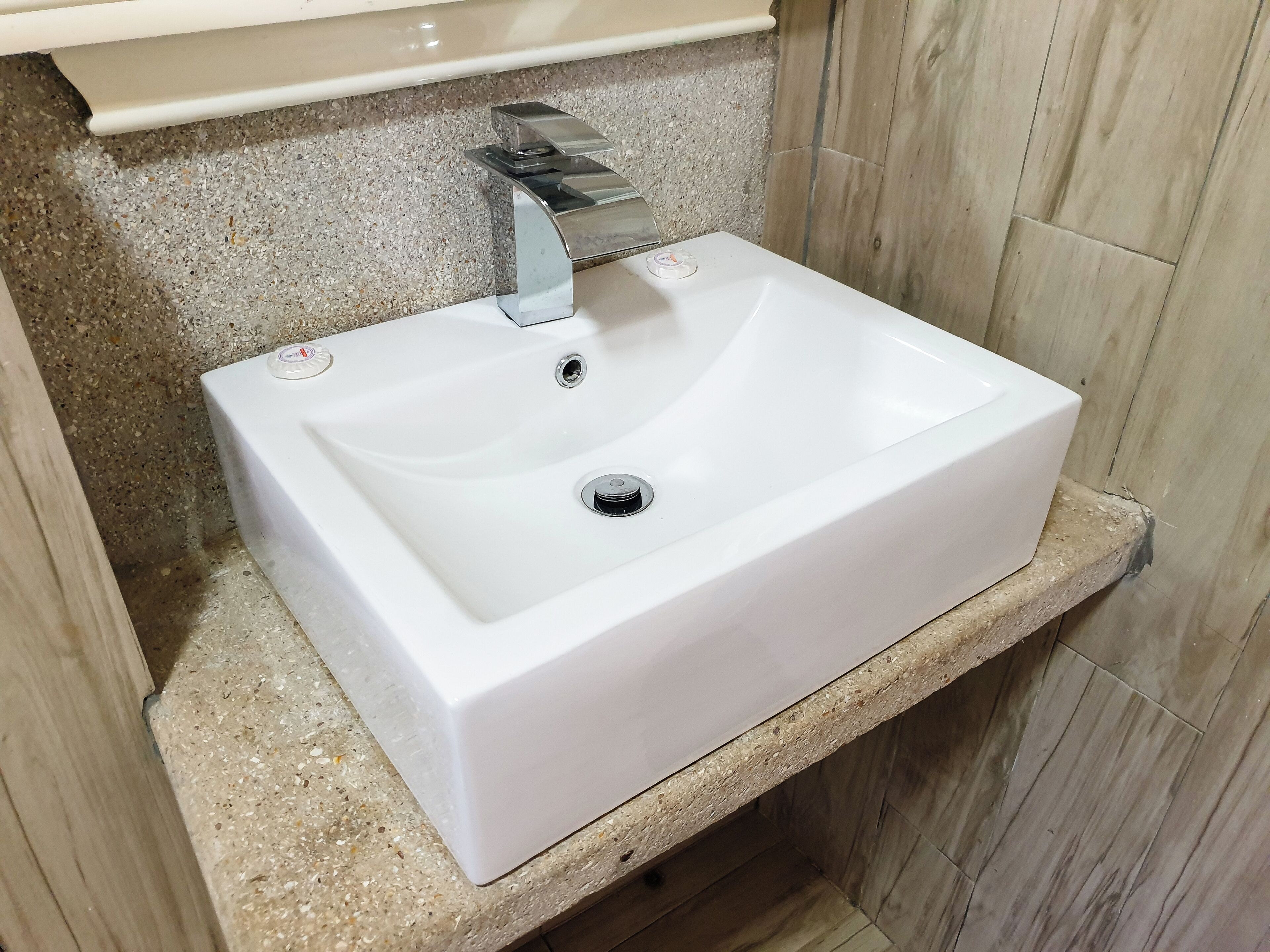 shower, free toiletries, towels