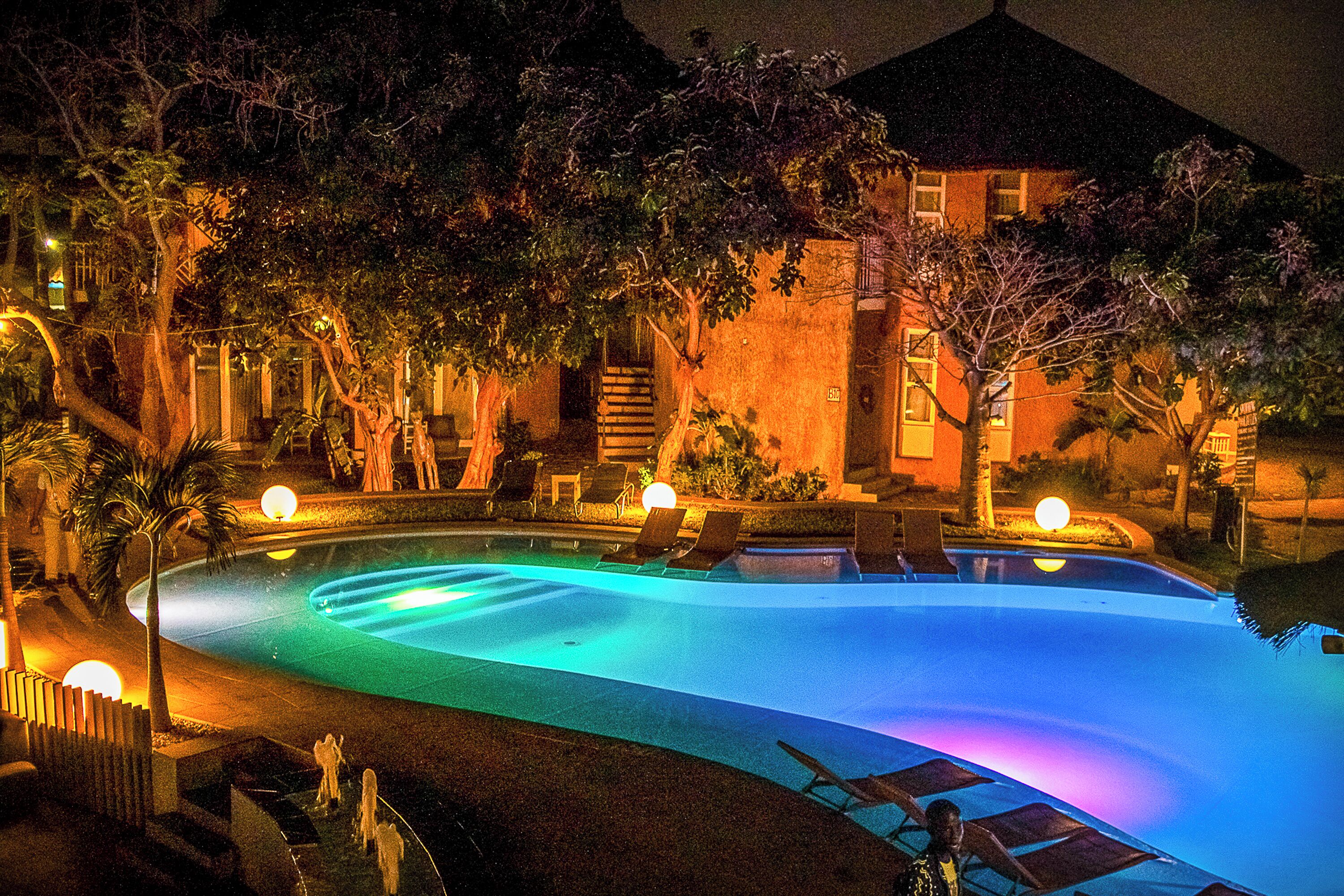 outdoor pool, free pool cabanas, pool umbrellas