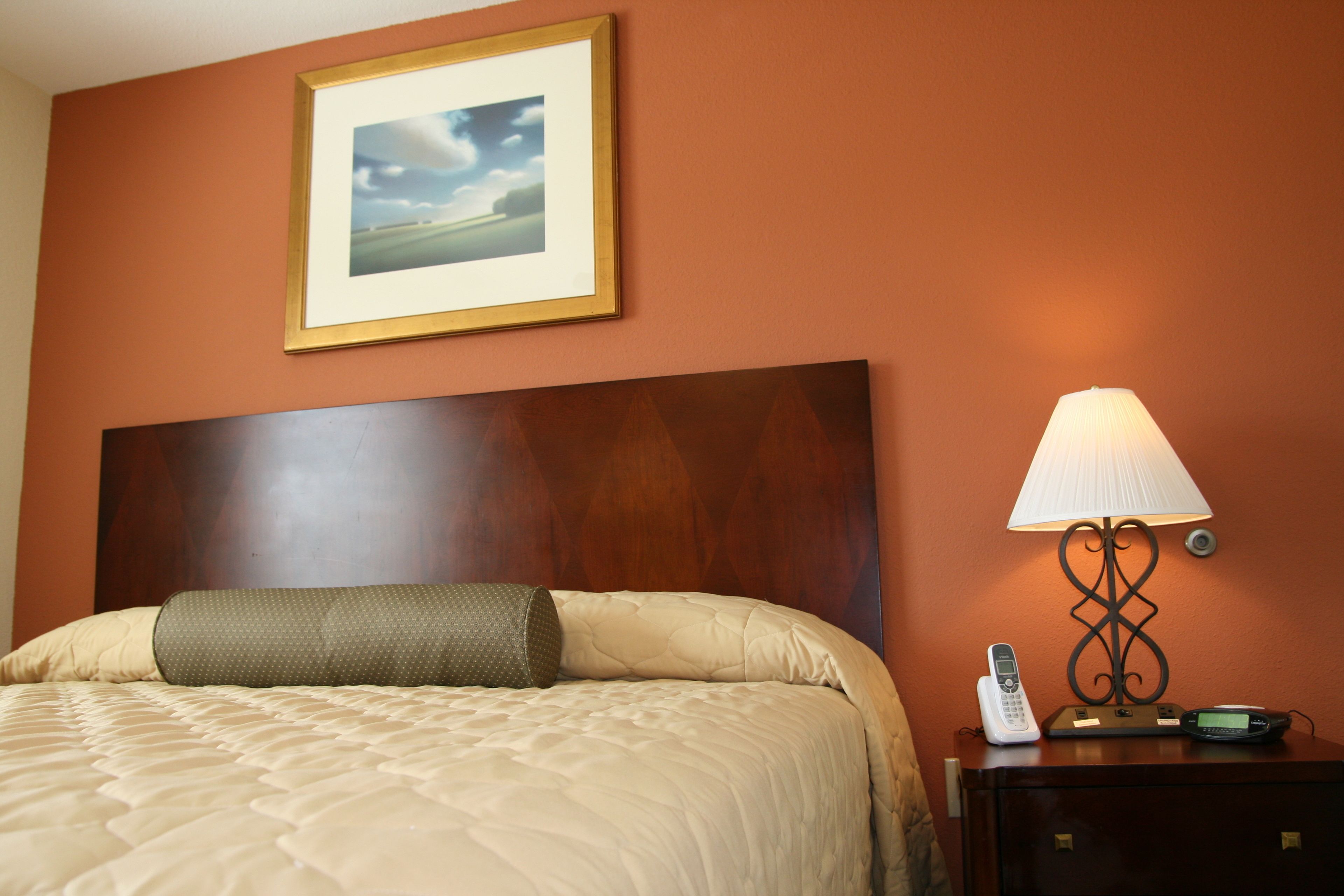 1 bedroom, desk, free wifi, bed sheets