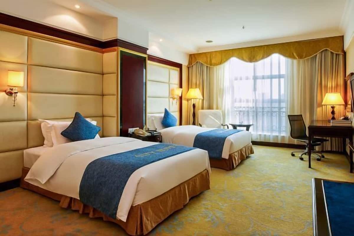 Minibar, in-room safe, desk, blackout drapes