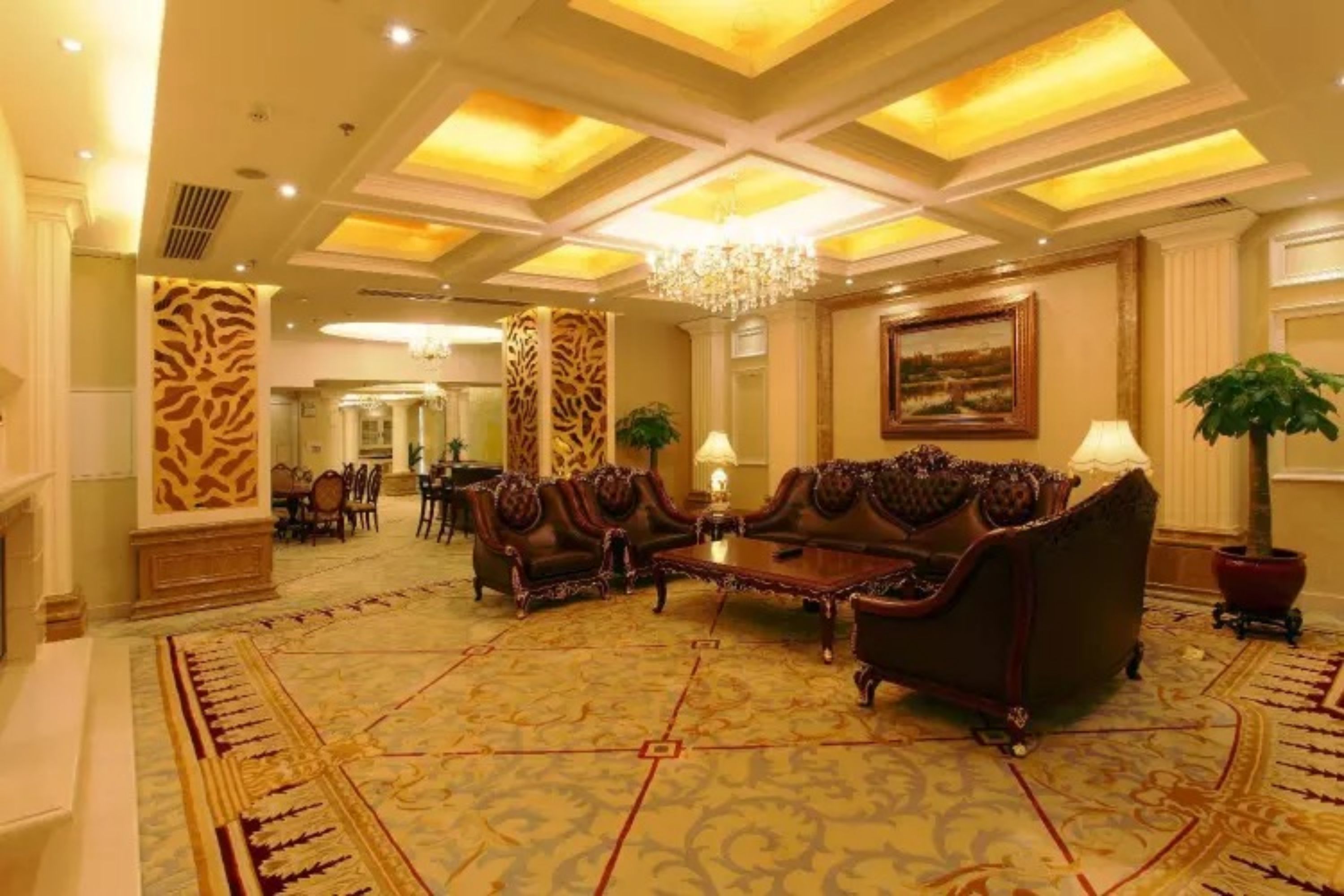 總統套房 | 迷你吧、房內夾萬、書桌、遮光窗簾/窗簾