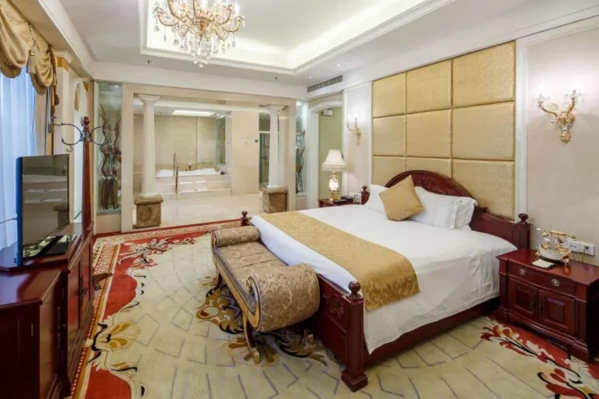 ห้องเพรสซิเดนเชียลสวีท | มินิบาร์, ตู้นิรภัยในห้องพัก, โต๊ะทำงาน, ผ้าม่านกันแสง