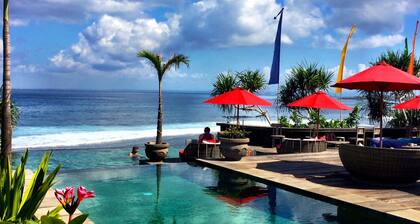 The Palms Ceningan Hotel