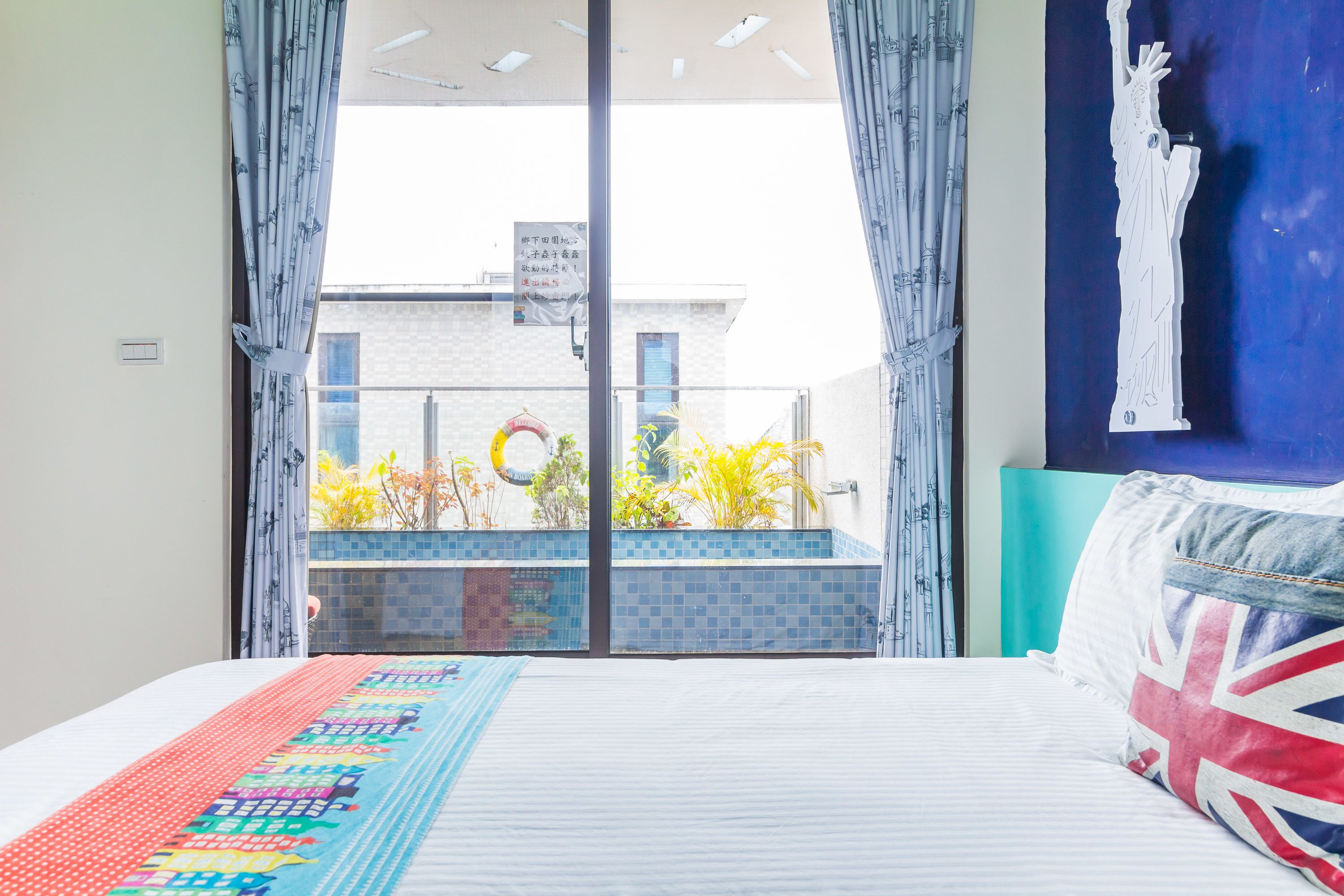 Casa básica, 3 habitaciones, baño privado, vistas al patio | Vistas desde la habitación