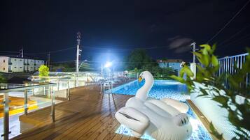 Outdoor pool, sun loungers