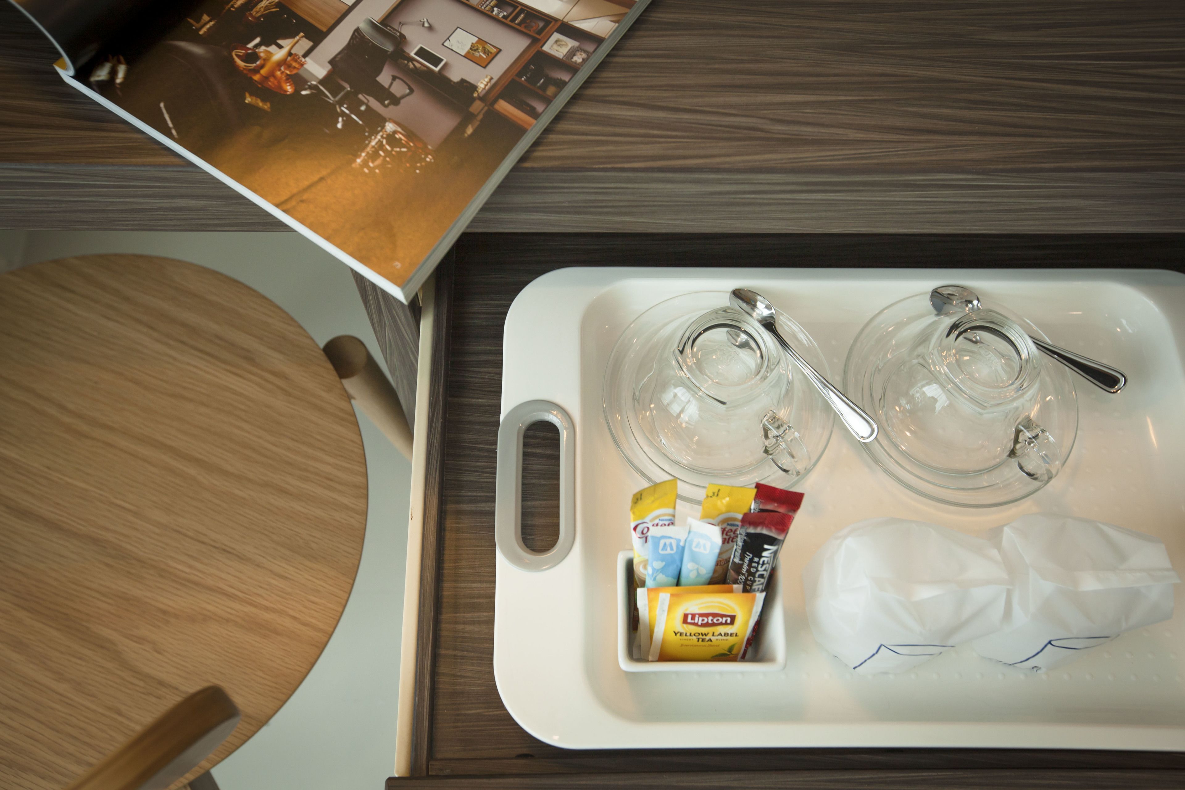 deluxe twin bed | minibar, in-room safe, desk, blackout curtains