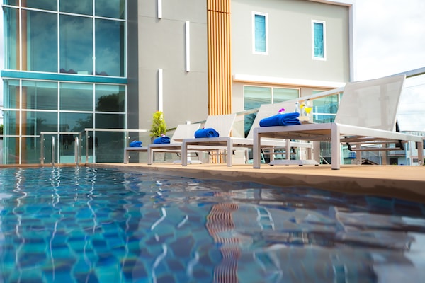 Outdoor pool, sun loungers