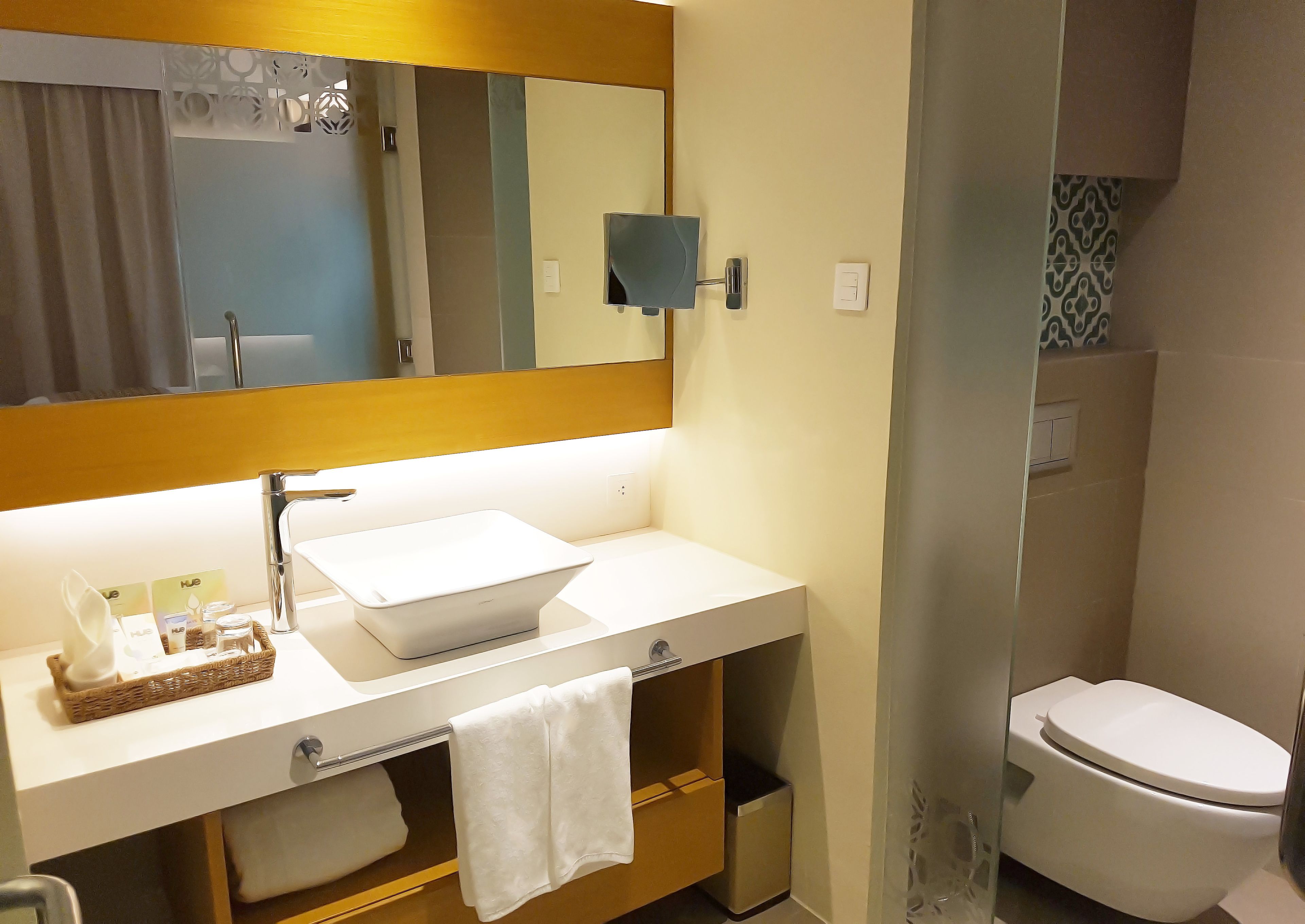 suite | bathroom | shower, free toiletries, hair dryer, bathrobes