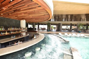 Poolside bar - Hue Hotels and Resorts Boracay Managed by HII (Boracay Island)