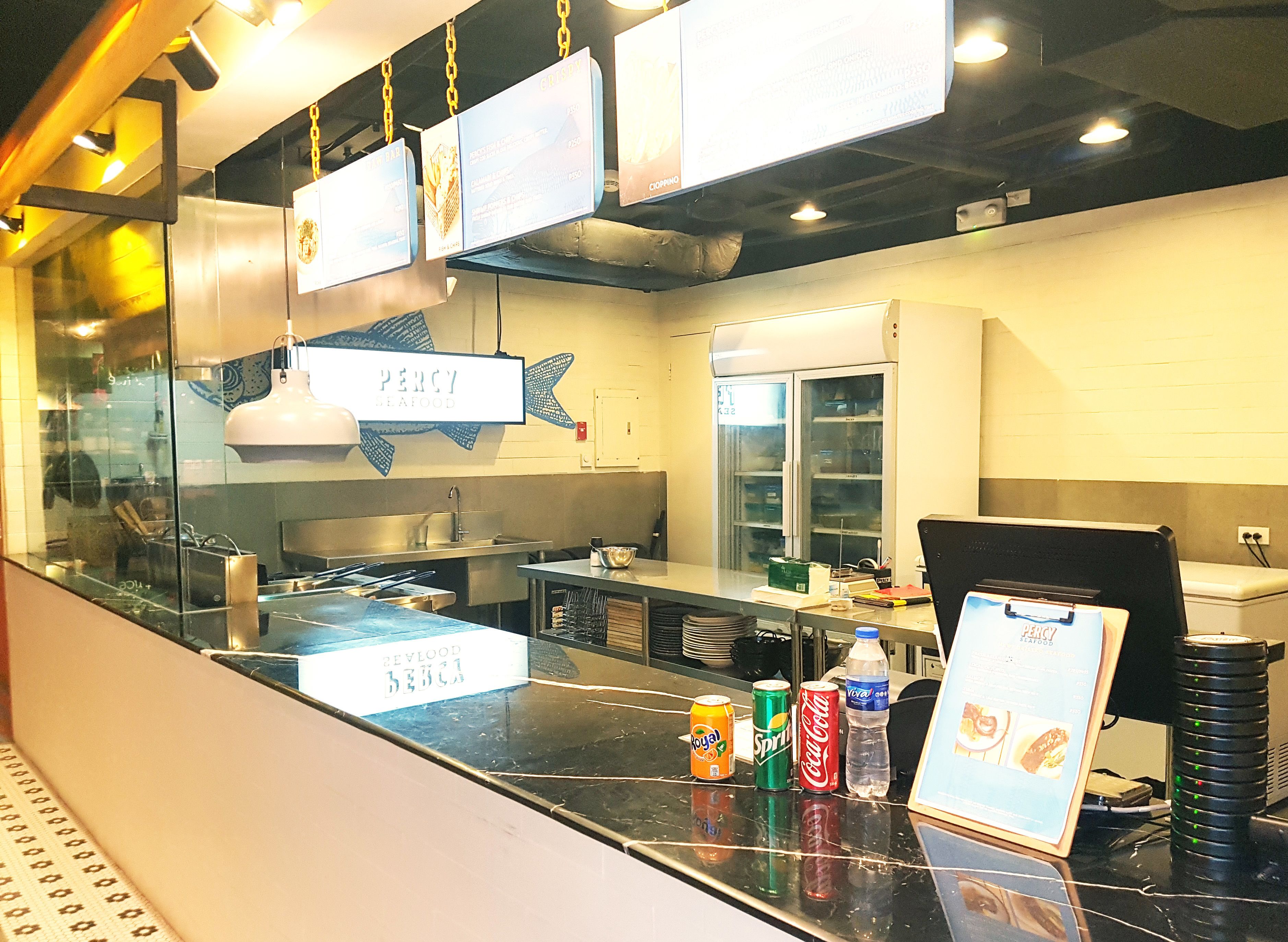 breakfast, lunch and dinner served