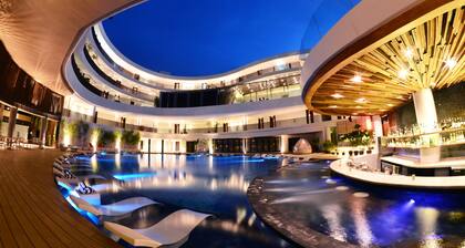 Hue Hotels and Resorts Boracay Managed by HII