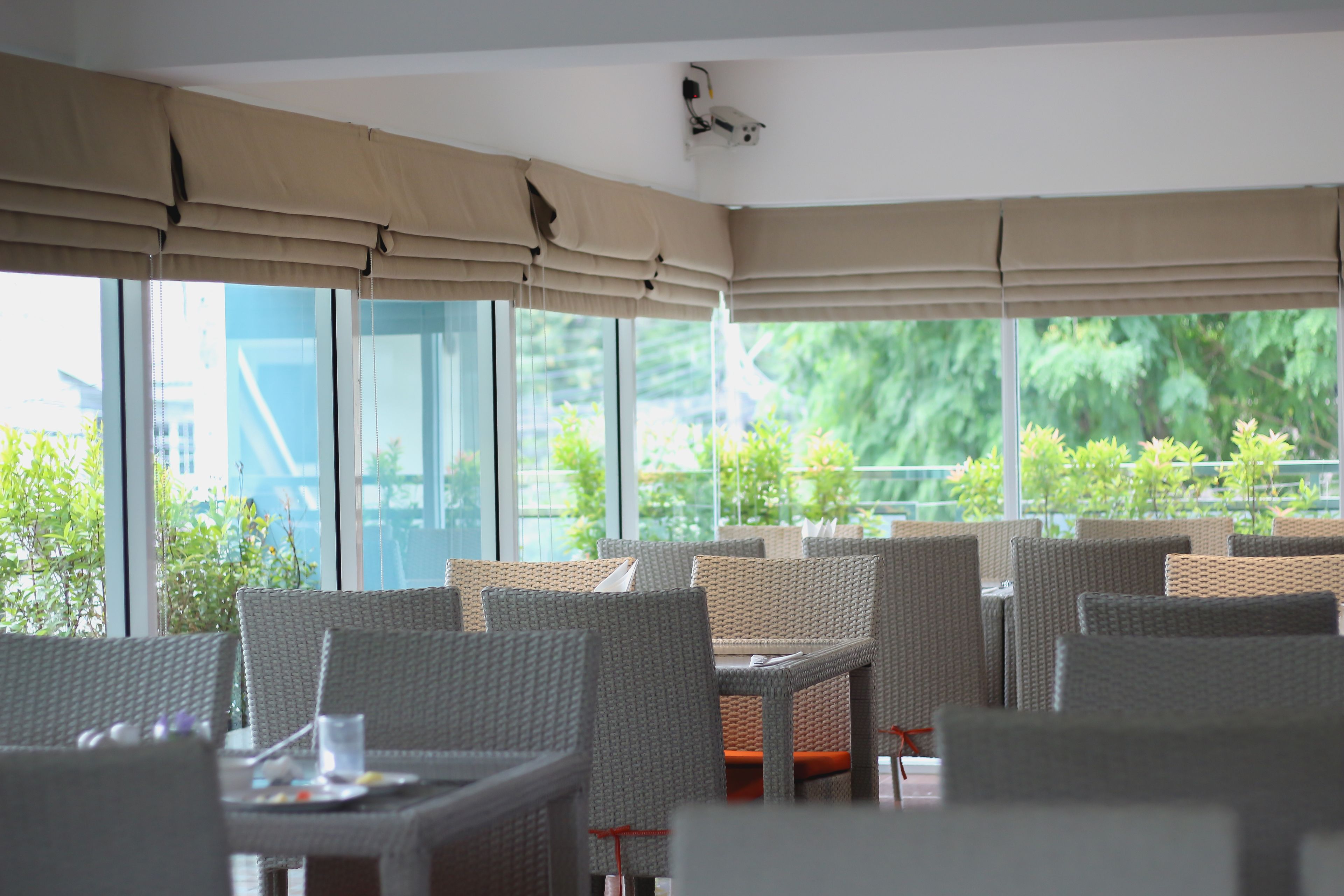 daily buffet breakfast (thb 250 per person)
