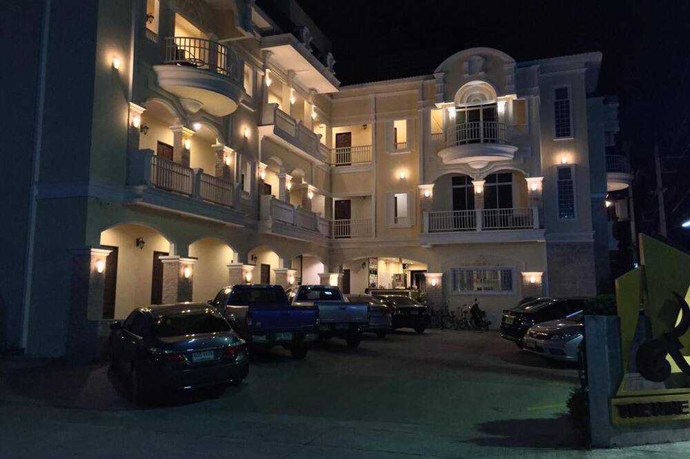 The Nine Mansion