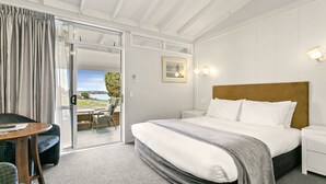 Studio – deluxe, 1 queensize-seng, spabadekar, 1. etasje | Strykejern/-brett, wi-fi (inkludert) og sengetøy