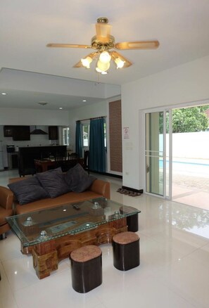 Living room - Pattaya Longstay Village 3 (Bang Lamung)