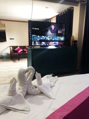 Honeymoon Sweet | Escritorio, cortinas blackout, camas extra y wifi gratis 
