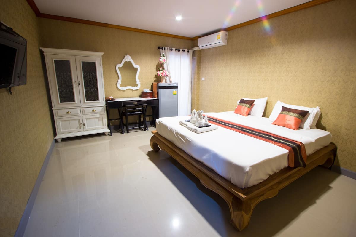 Deluxe Double Bed | โต๊ะทำงาน, ผ้าม่านกันแสง, เตียงเสริม/เปล, Wi-Fi ฟรี