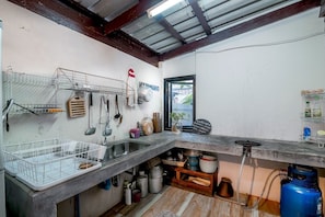 4-Bedroom Pool Villa (Secret Garden | Private kitchen | Full-size fridge, microwave, stovetop, coffee/tea maker - Secret Garden Pool Villa (Hua Hin)