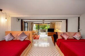 6 bedrooms, individually decorated, iron/ironing board, free WiFi