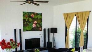 2-Bedroom Private Pool Villa | บริเวณนั่งเล่น