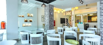 Zaki Hotel Apartment