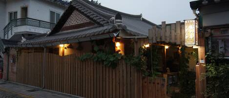 Fachada de la propiedad