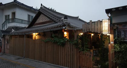 1928 Suimmaru Hanok Guesthouse