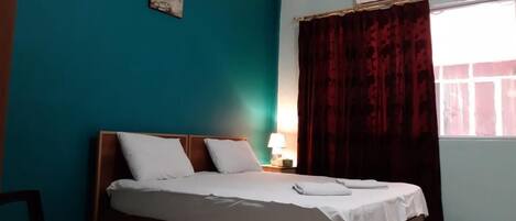 隔音、熨斗/熨衣板、免費無線上網、床單