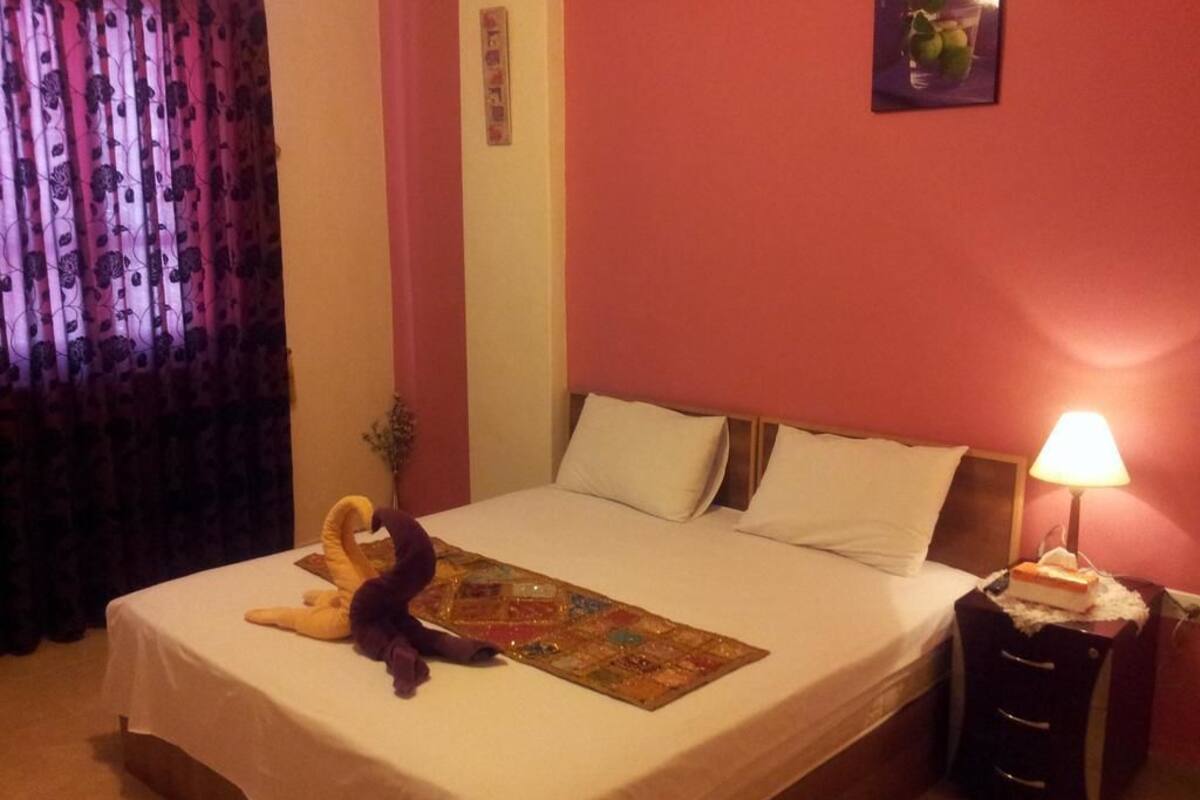 Double Room | Soundproofing, iron/ironing board (on request), WiFi (free), bed sheets