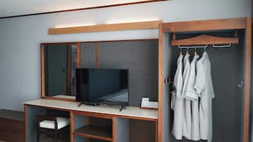 Family Room with Breakfast. Floor heating | Blackout drapes, iron/ironing board, free WiFi, bed sheets