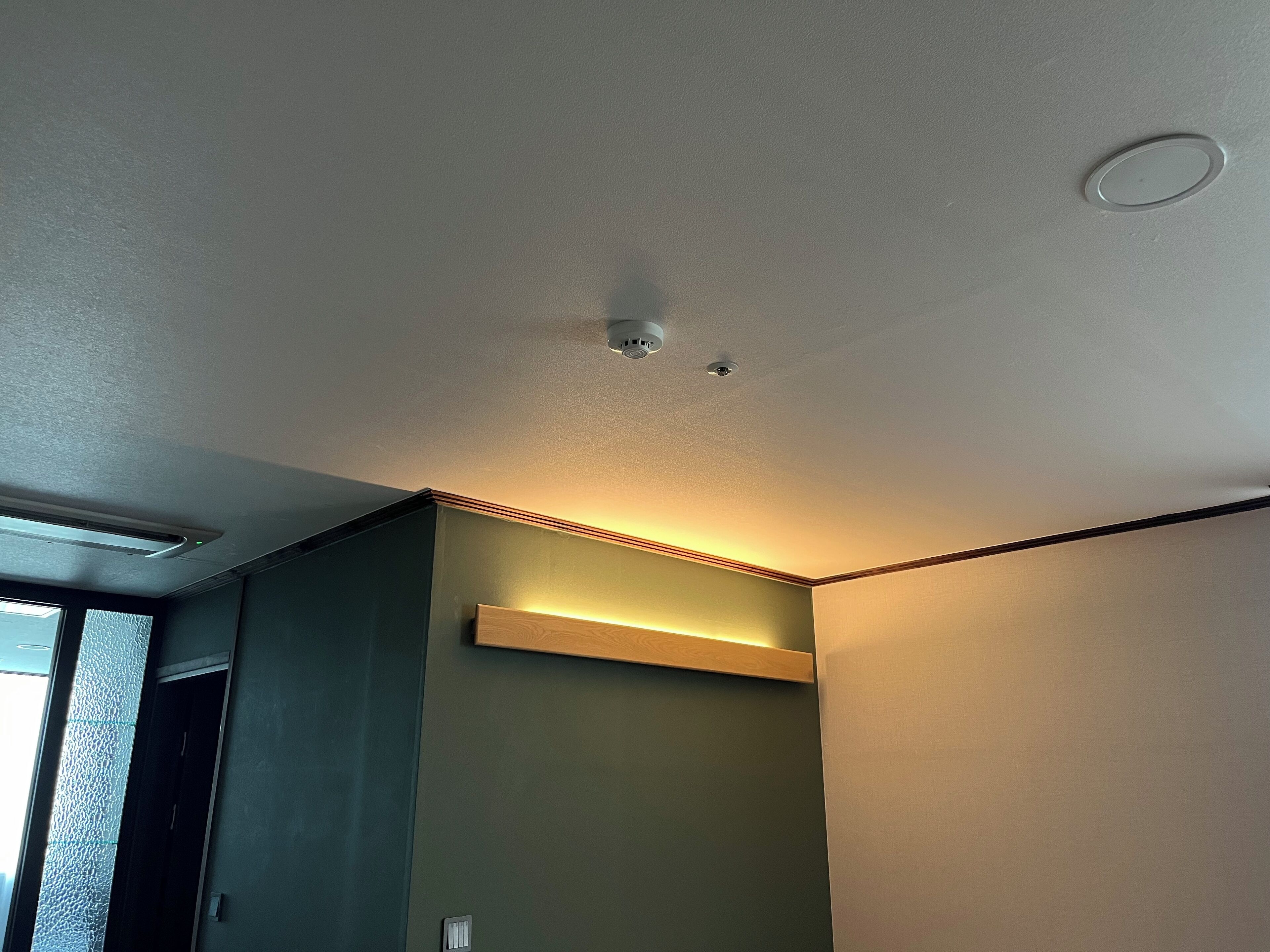 deluxe twin room with breakfast. floor heating | living area | 42-inch flat-screen tv with cable channels, tv, pay films