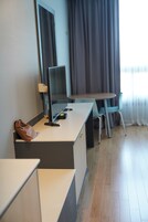 Standard Twin Room with Breakfast. Floor heating | Blackout drapes, iron/ironing board, free WiFi, bed sheets