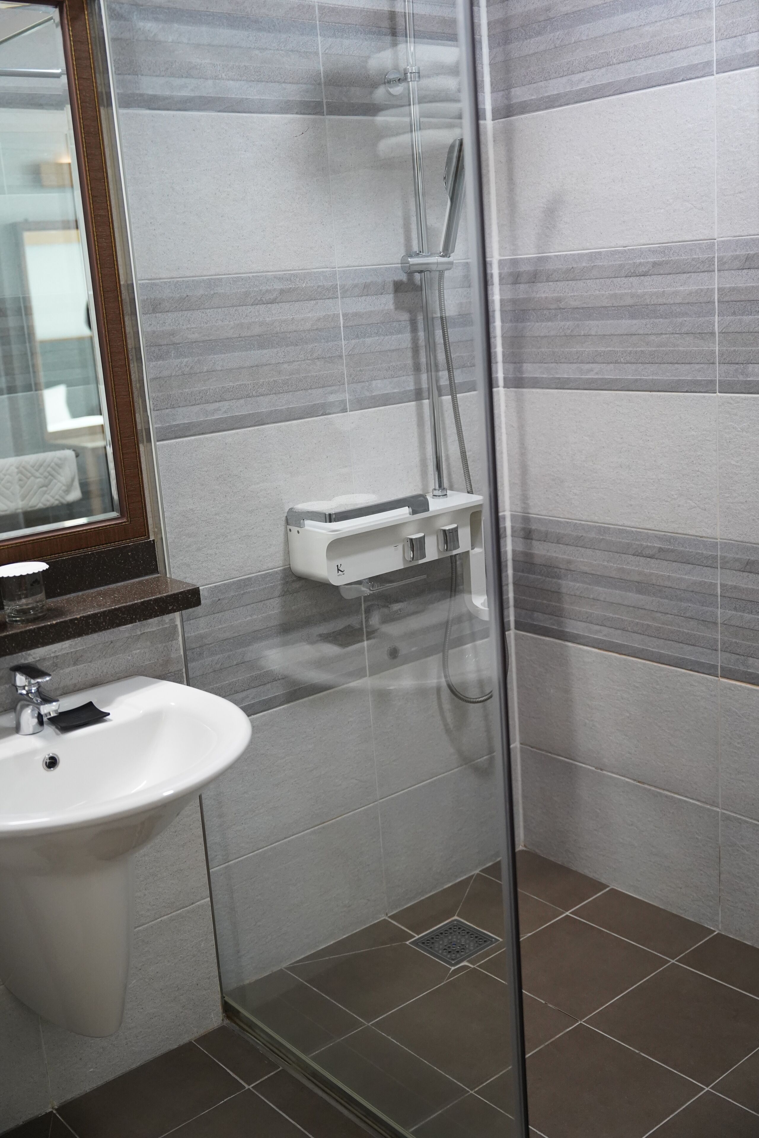 family room with breakfast. floor heating | bathroom | free toiletries, hair dryer, slippers, towels