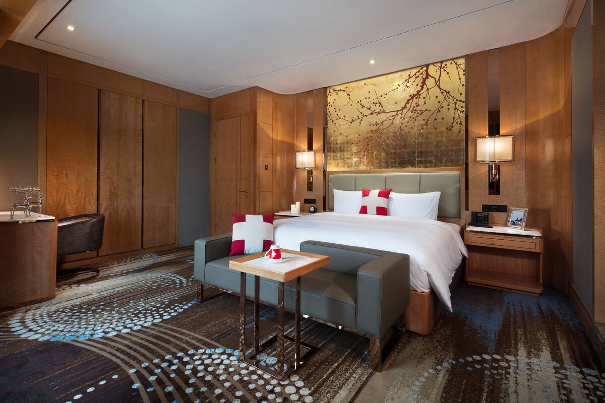 Minibar, in-room safe, desk, blackout curtains