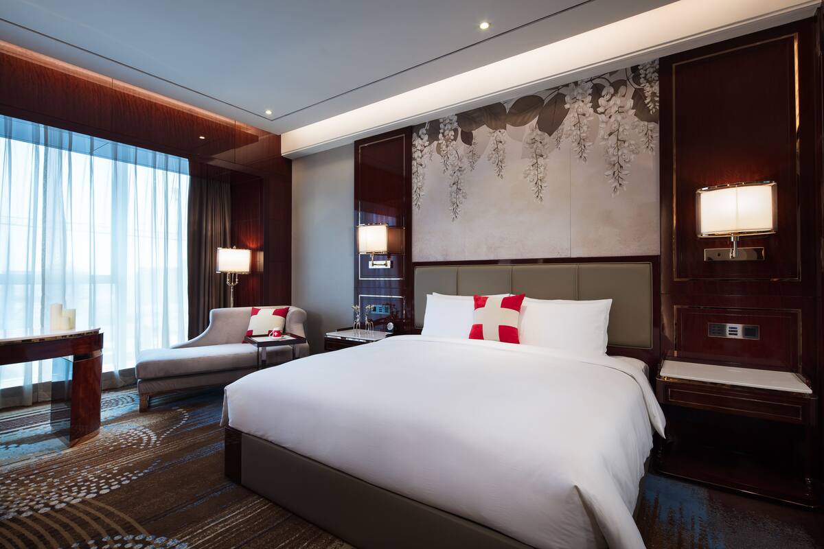Minibar, in-room safe, desk, blackout curtains