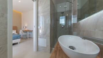 Superior-Doppel- oder -Zweibettzimmer, Balkon | Badezimmer